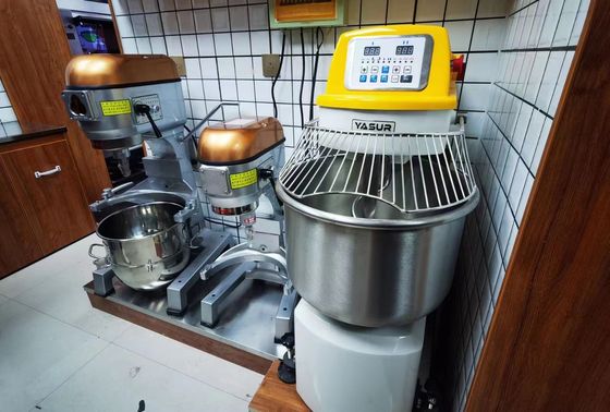 4.5kw βαρέων καθηκόντων σπειροειδής ζύμης αναμίκτης ζύμης ανοξείδωτου ταχύτητας αναμικτών διπλός 50 κλ με το πλέγμα κύπελλων