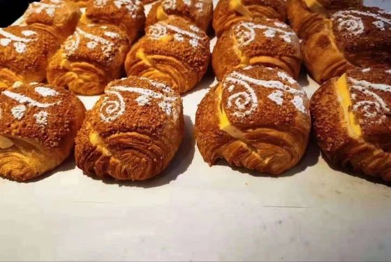 Αναθεωρήσιμη ριπή Croissant μηχανών Sheeter ζύμης ζύμης που κάνει το ευρωπαϊκό ύφος βαρέων καθηκόντων 0.75kw