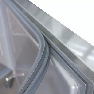 30 εμπορική όρθια πόρτα ανοξείδωτου ψυκτήρων δίσκων 220v πιό ψυχρή 4 κατακόρυφα